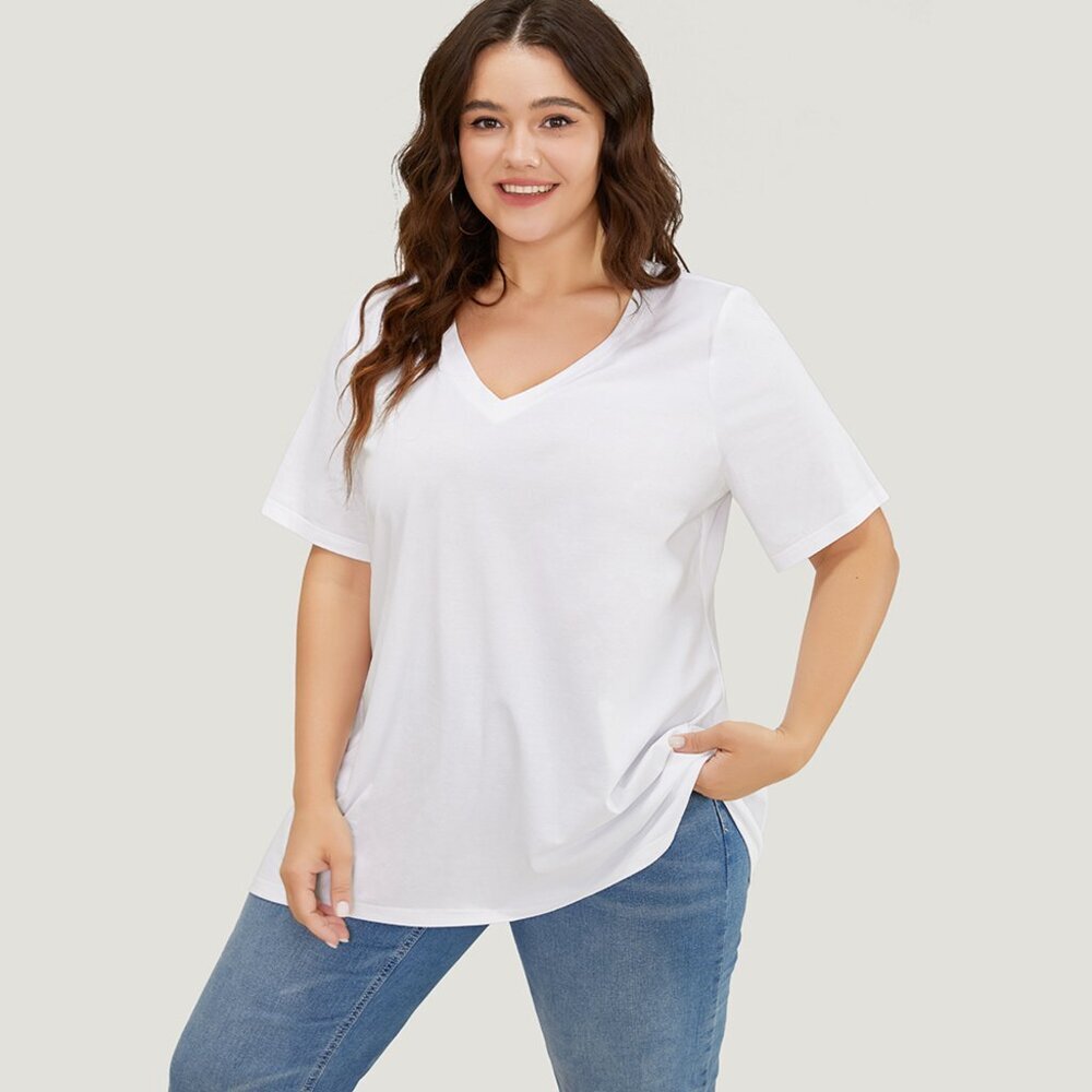 NWT BloomChic White UltraCool V  Neck Drop Shoulder T-shirt Size 26/4X